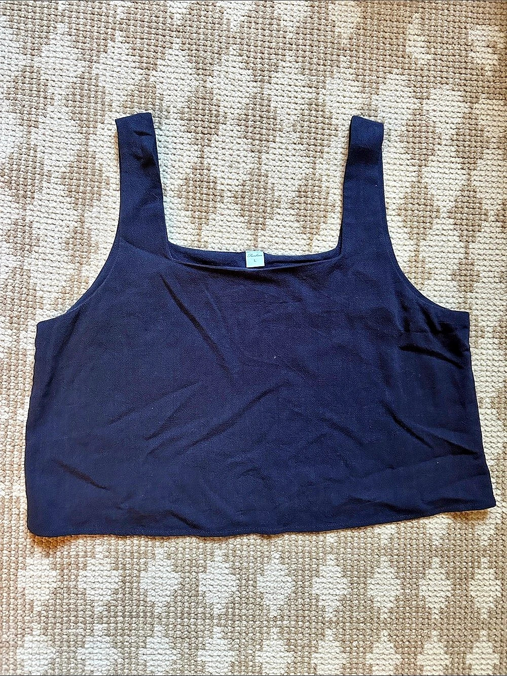 Pentara Linen Blend Crop Tank in Navy Large Like New